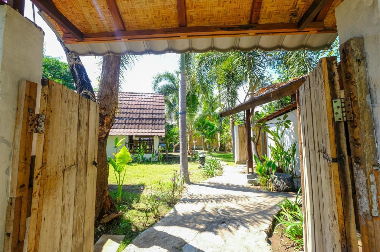 3 Angels One-Bedroom Villa Гили-Эйр Экстерьер фото